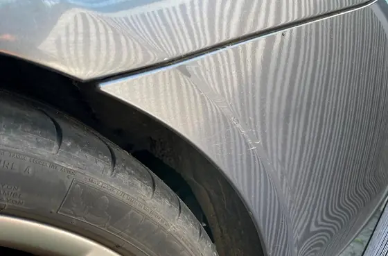 BMW 320i Touring: Seitenwand im Detail