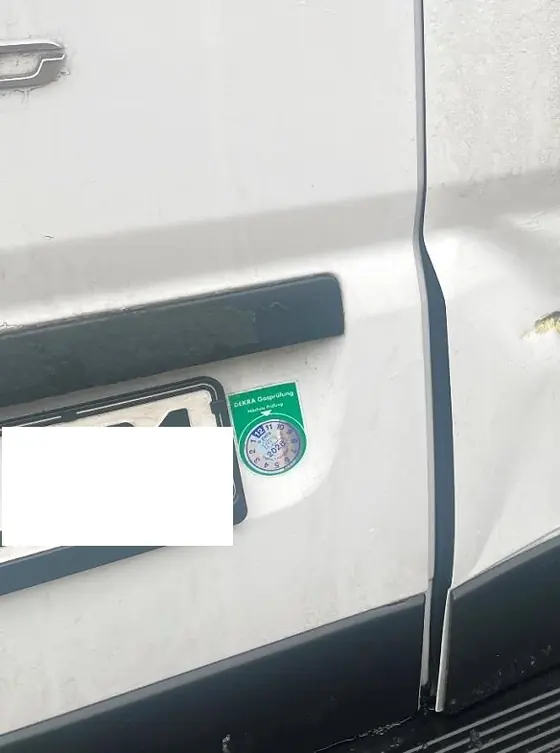Kastenwagen-Wohnmobil auf Fiat Ducato: rechte Hecktür von der Seite