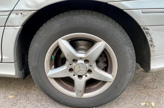 Mercedes-Benz C 180: Rad hinten