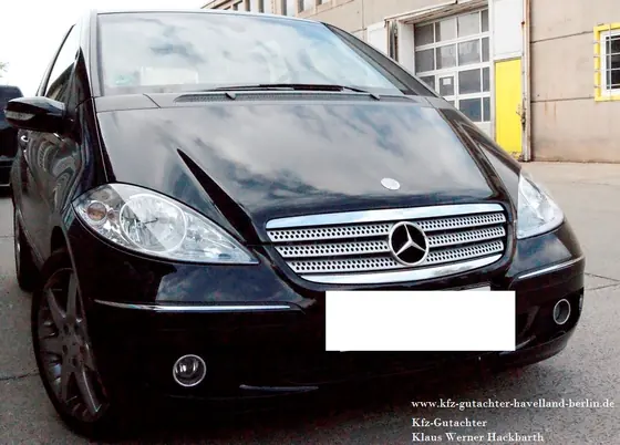 Mercedes A-Klasse, Baujahr 2006, Kennzeichen abgedeckt