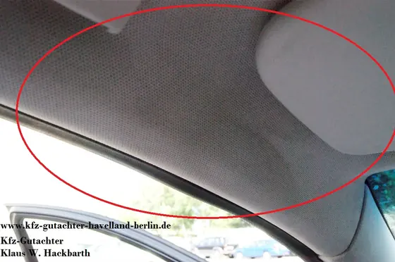 Mercedes A-Klasse: Stockflecken durch den Wassereintritt am Lamellendach