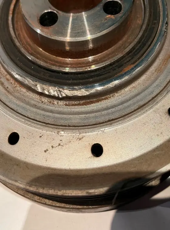 Pkw mit Zahnriemenmotor: Riemenscheibe im Detail