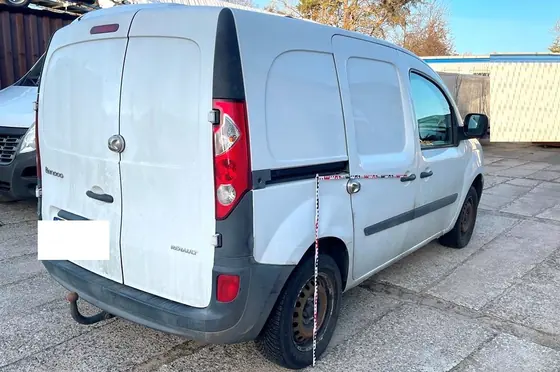Renault Kangoo Rapid: Heck rechts mit Maßband