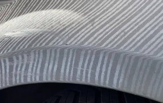 Audi A3 Sportback: Verformung am Kotflügel im Streifenlicht