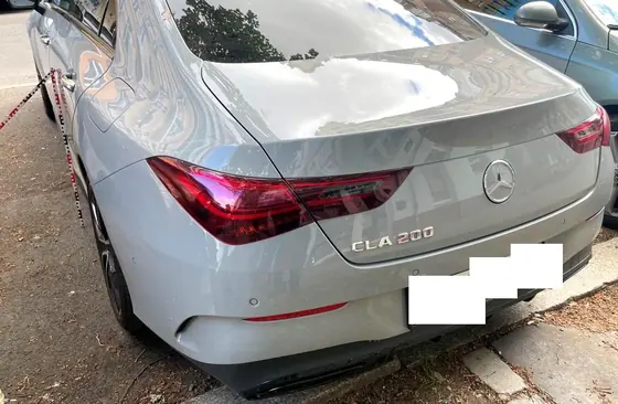 Mercedes-Benz CLA 200: Heck mit dem Schaden hinten links