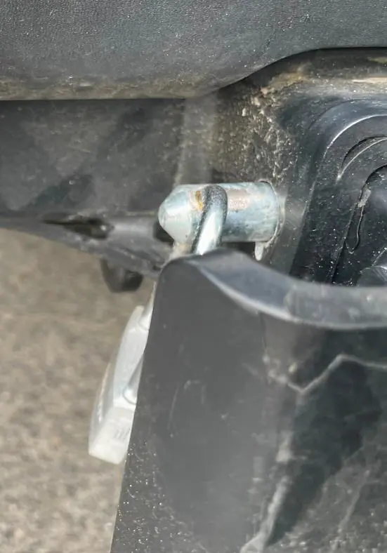 Ford Ranger Raptor: Halter der Anhängerkupplung