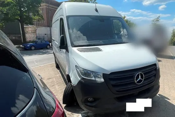 Mercedes-Benz Sprinter 315 CDI: Gesamtansicht von vorn rechts