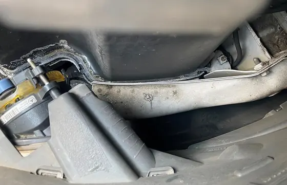 Mercedes-Benz Sprinter 315 CDI: Achse und Lenkung von unten