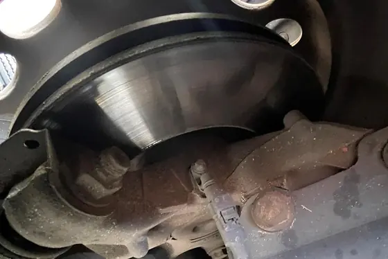 Mercedes-Benz Sprinter 315 CDI: Bremsscheibe und Radträger
