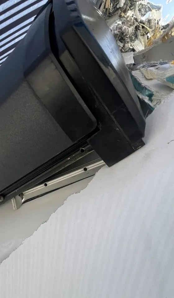Teilintegriertes Wohnmobil auf Fiat Ducato: Halter der Markise