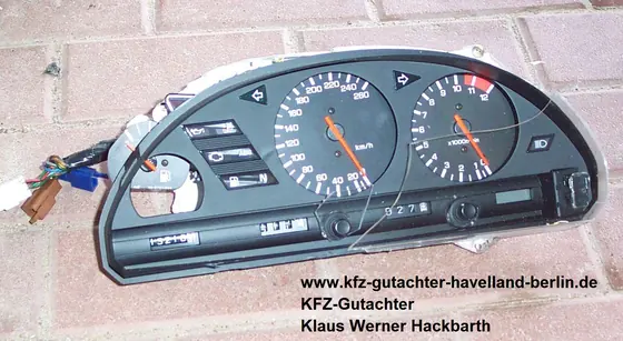 Yamaha GTS 1000 A: ausgebaute Instrumente